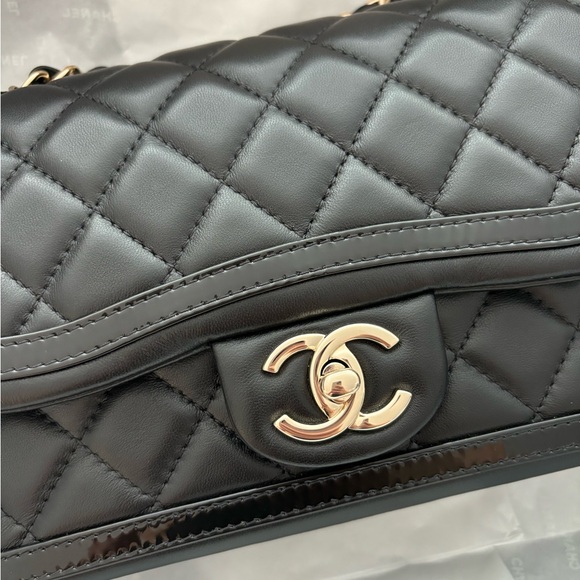 CHANEL 🖤 23B Black Lambskin & Patent Leather Small Flap Bag Light Gold Hardware - Picture 15 of 15